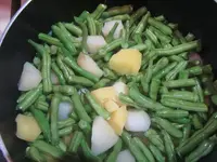 green beans and new potatoes.JPG